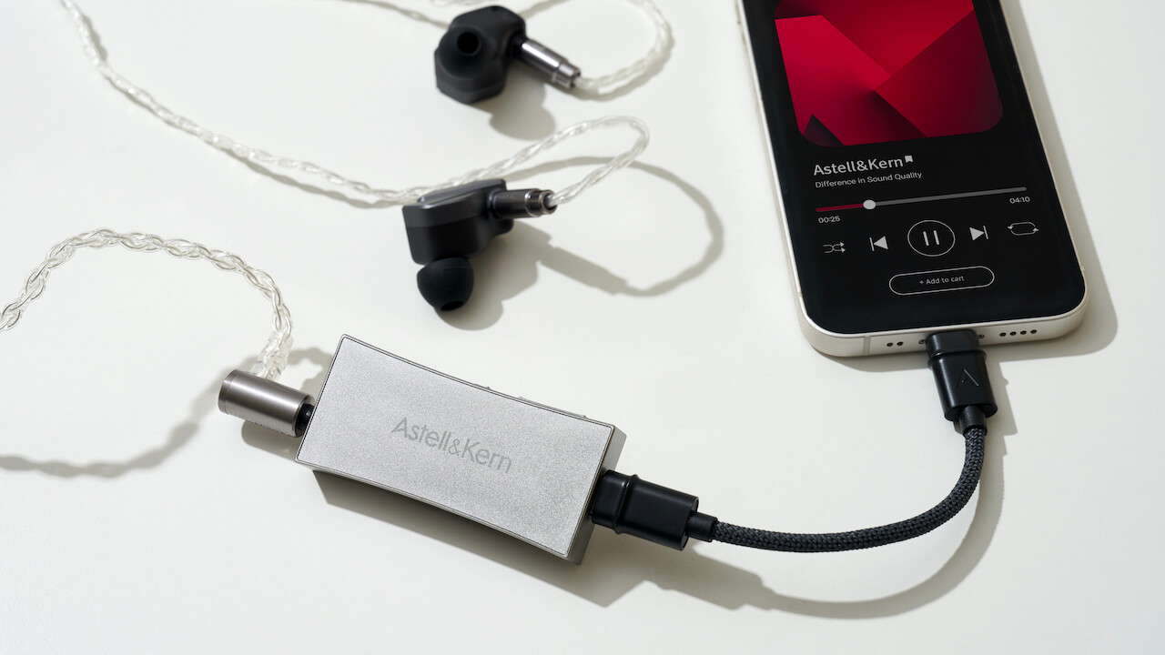Astell&Kern HC4 Dongle DAC connected to smartphone with IEMs