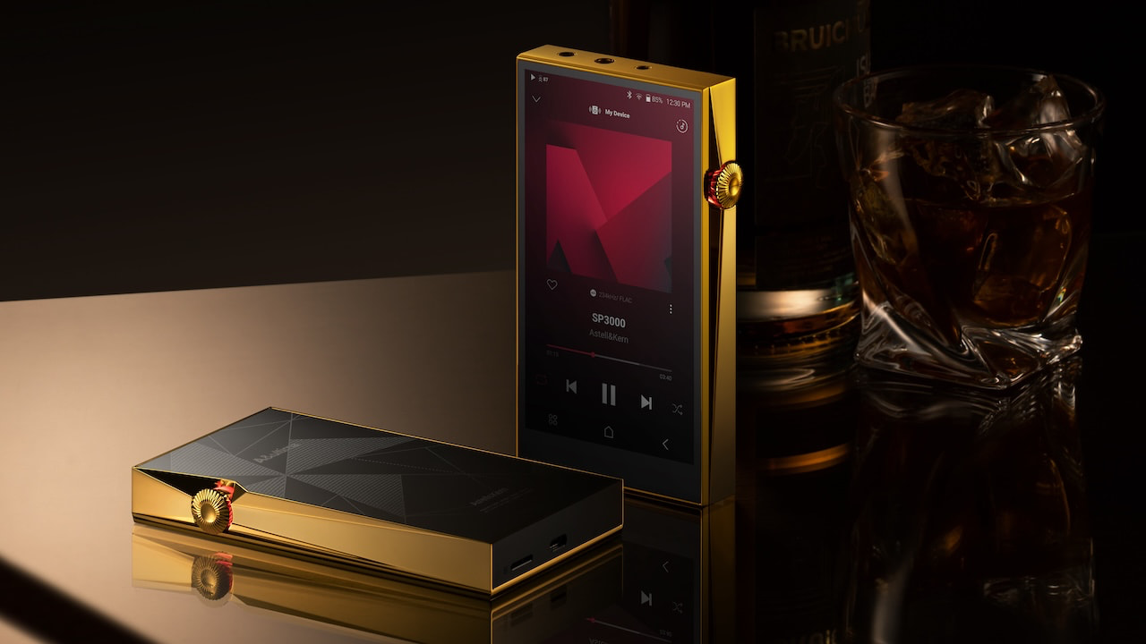 Astell&Kern A&Ultima SP3000 DAP in 24K Gold Lifestyle