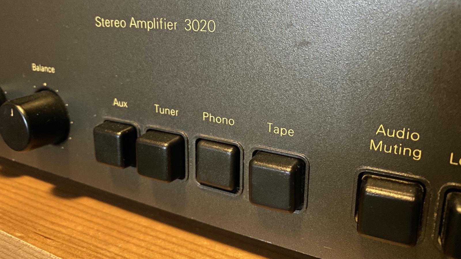 NAD 3020 Stereo Integrated Amplifier closeup